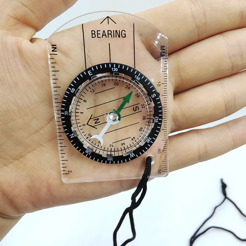Compass Keychain Mini - เข็มทิศอะคริลิกใสขนาดเล็กแบบพกพาสำหรับใช้งานกลางแจ้ง 1 ชิ้น พร้อมเชือกแขวนสำหรับวัดทิศทางบนแผนที่และใช้งานออฟโรด